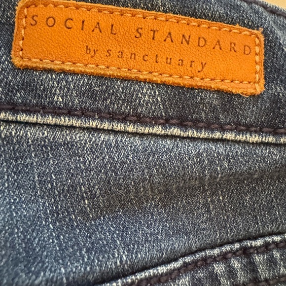 Social Standard by Sanctuary Mid-Rise Kick Crop Size 10/30 - Picture 6 of 13